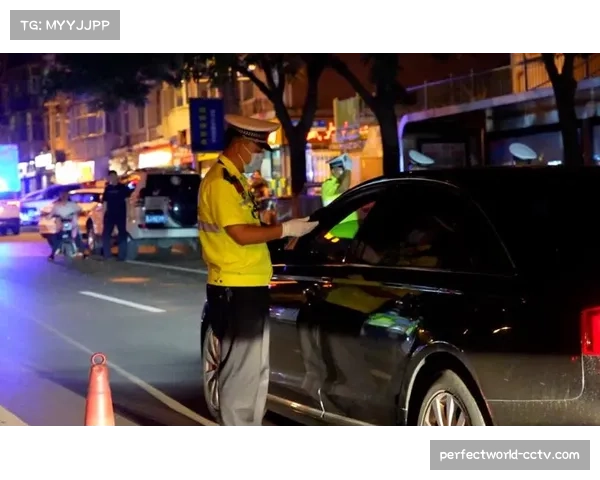 马赛警方通报:成功制止一起针对客队球迷大巴的袭击未遂事件